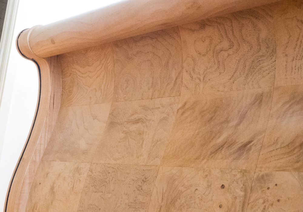 Henredon 'Charles X' Queen Sleigh Bed