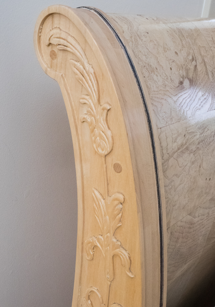 Henredon 'Charles X' Queen Sleigh Bed