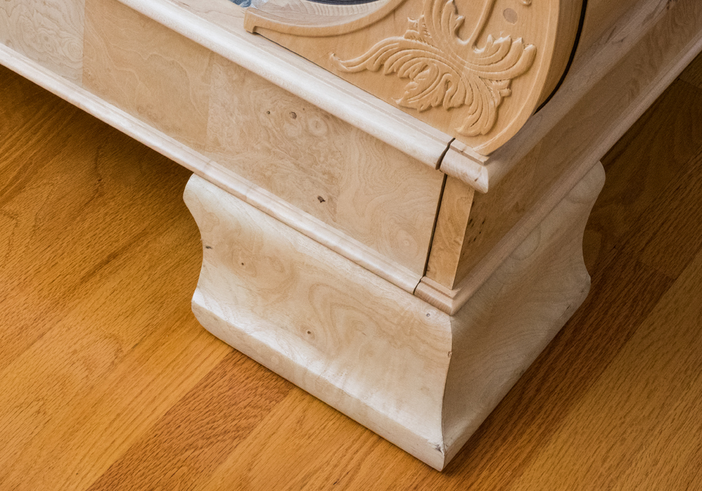 Henredon 'Charles X' Queen Sleigh Bed