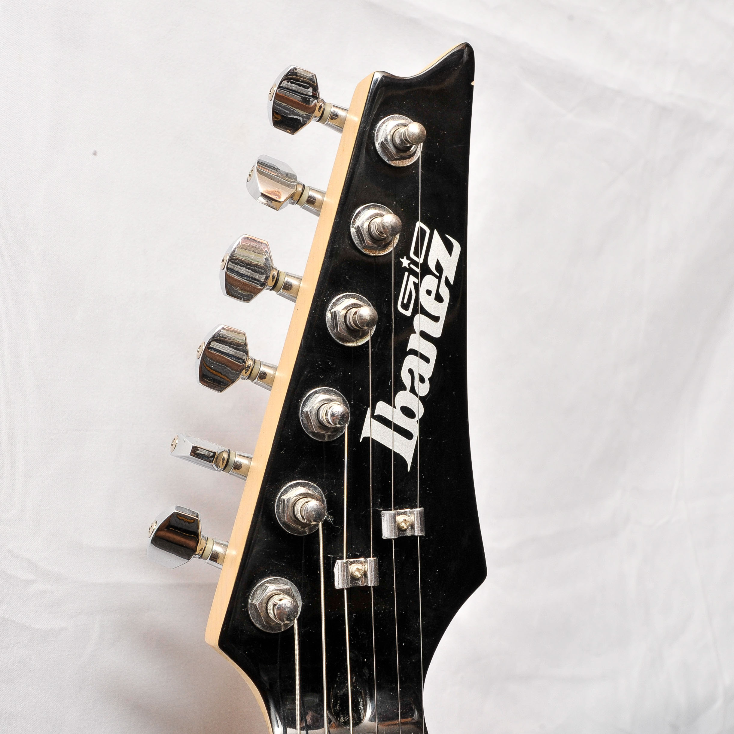 Ibanez GIO Electric Guitar and Crate GX-15 Practice Amplifier