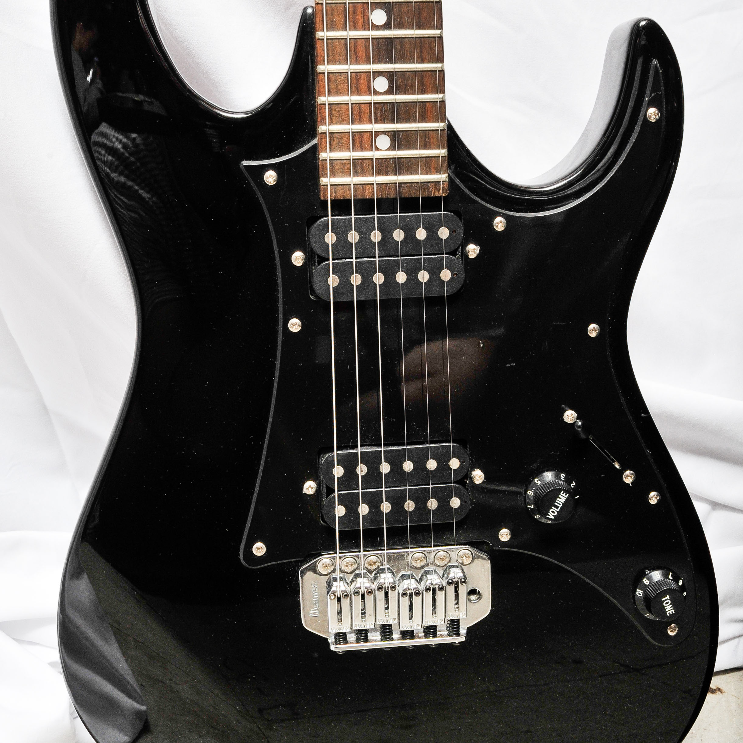 Ibanez GIO Electric Guitar and Crate GX-15 Practice Amplifier