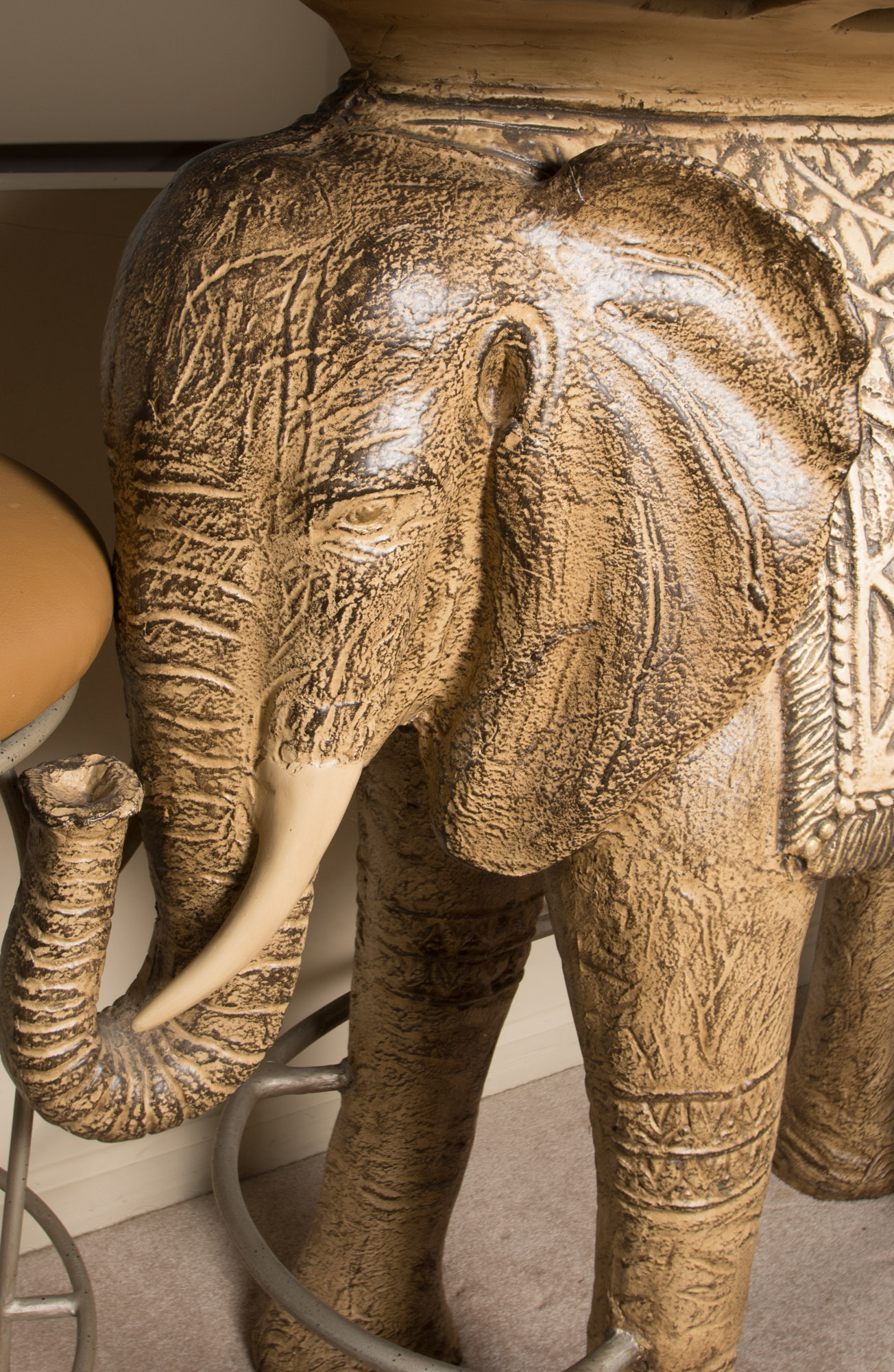 Elephant Bar Table with Stools