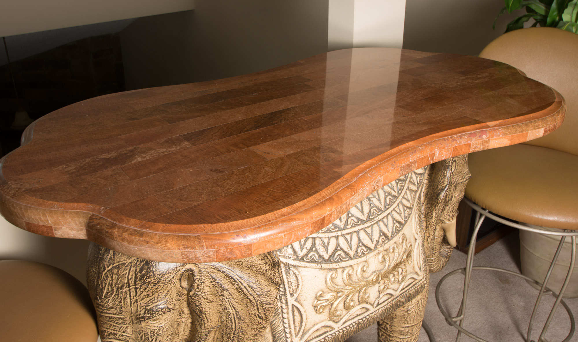 Elephant Bar Table with Stools