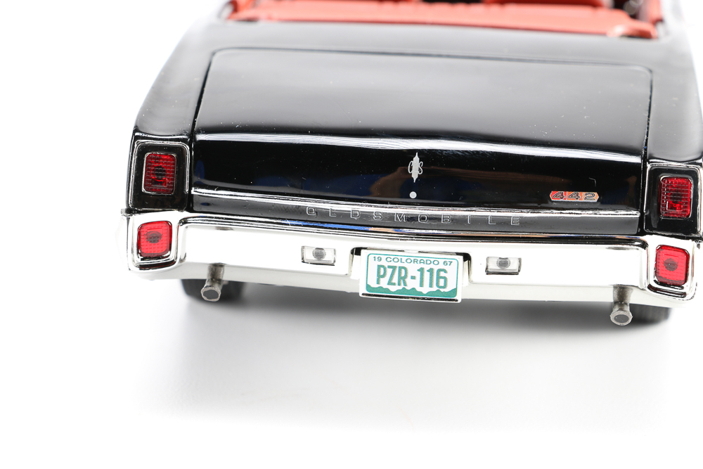 1967 Oldsmobile 442 Convertible Die-Cast Car