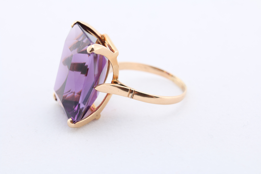 10K Yellow Gold Amethyst Ring