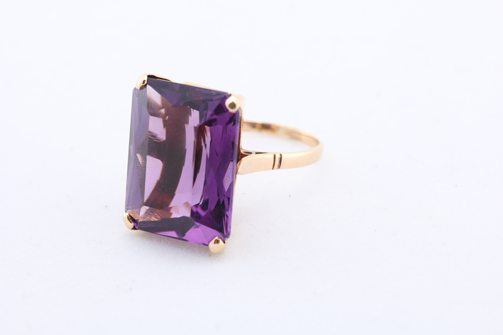 10K Yellow Gold Amethyst Ring