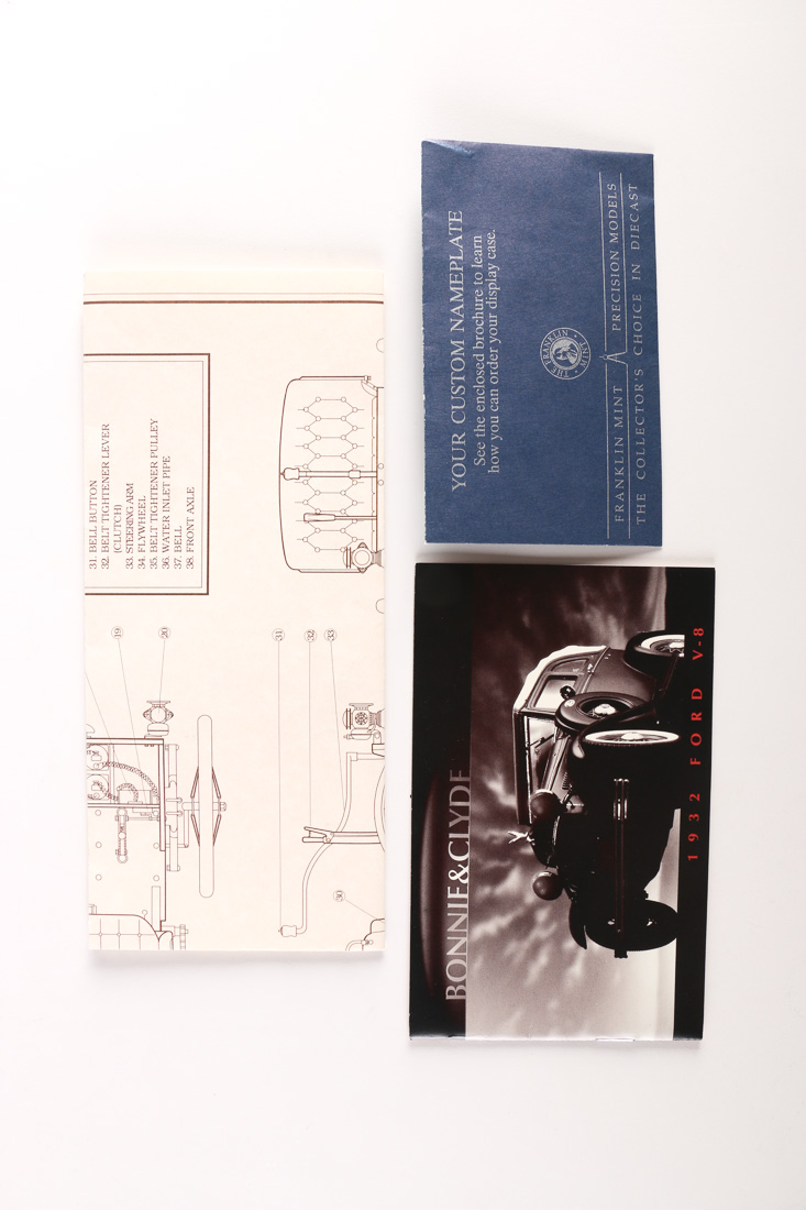 Franklin Mint Limited Edition Bullet Hole Bonnie and Clyde 1932 Ford V-8