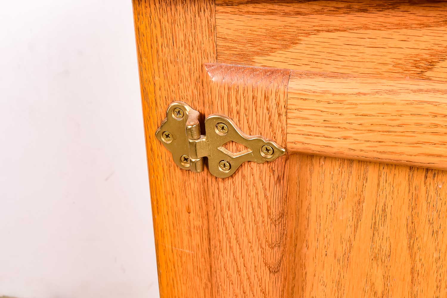 "White Clad" Ice Chest-Style Cabinet