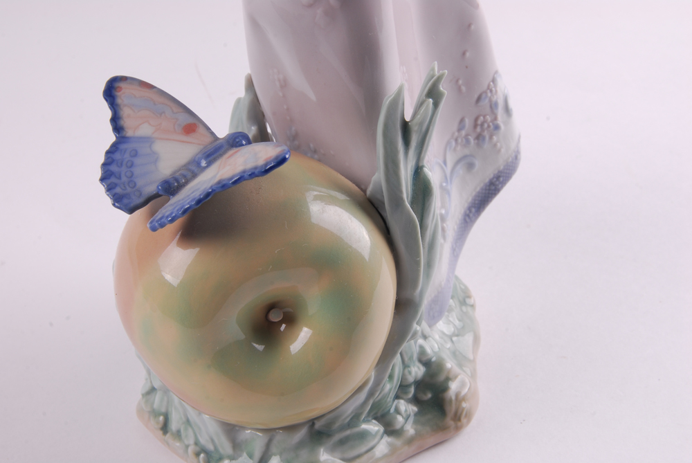 Lladro "Land of the Giants Girl , Apple, Butterfly" Figurine