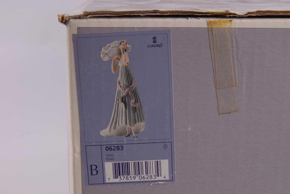 Lladro "Land of the Giants Girl , Apple, Butterfly" Figurine