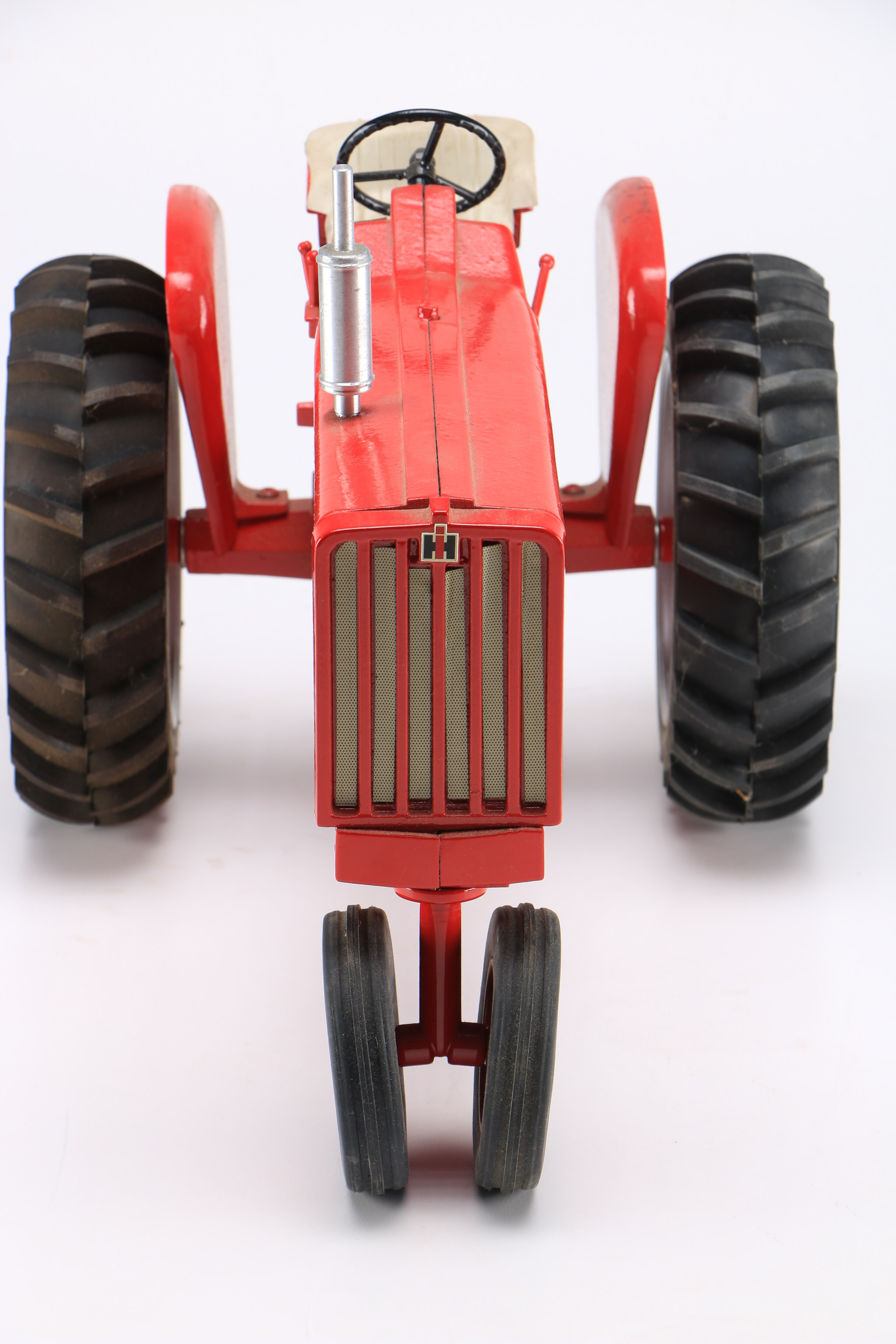 Farmall 806 Diesel  Die-Cast Tractor
