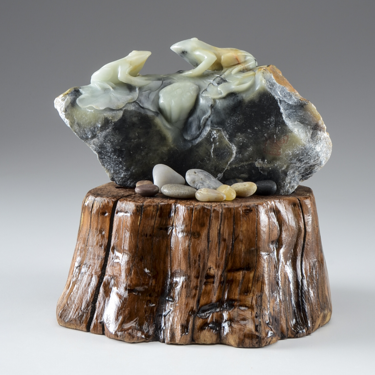 Chinese Carved Green Serpentine Frog Sculpture on Base