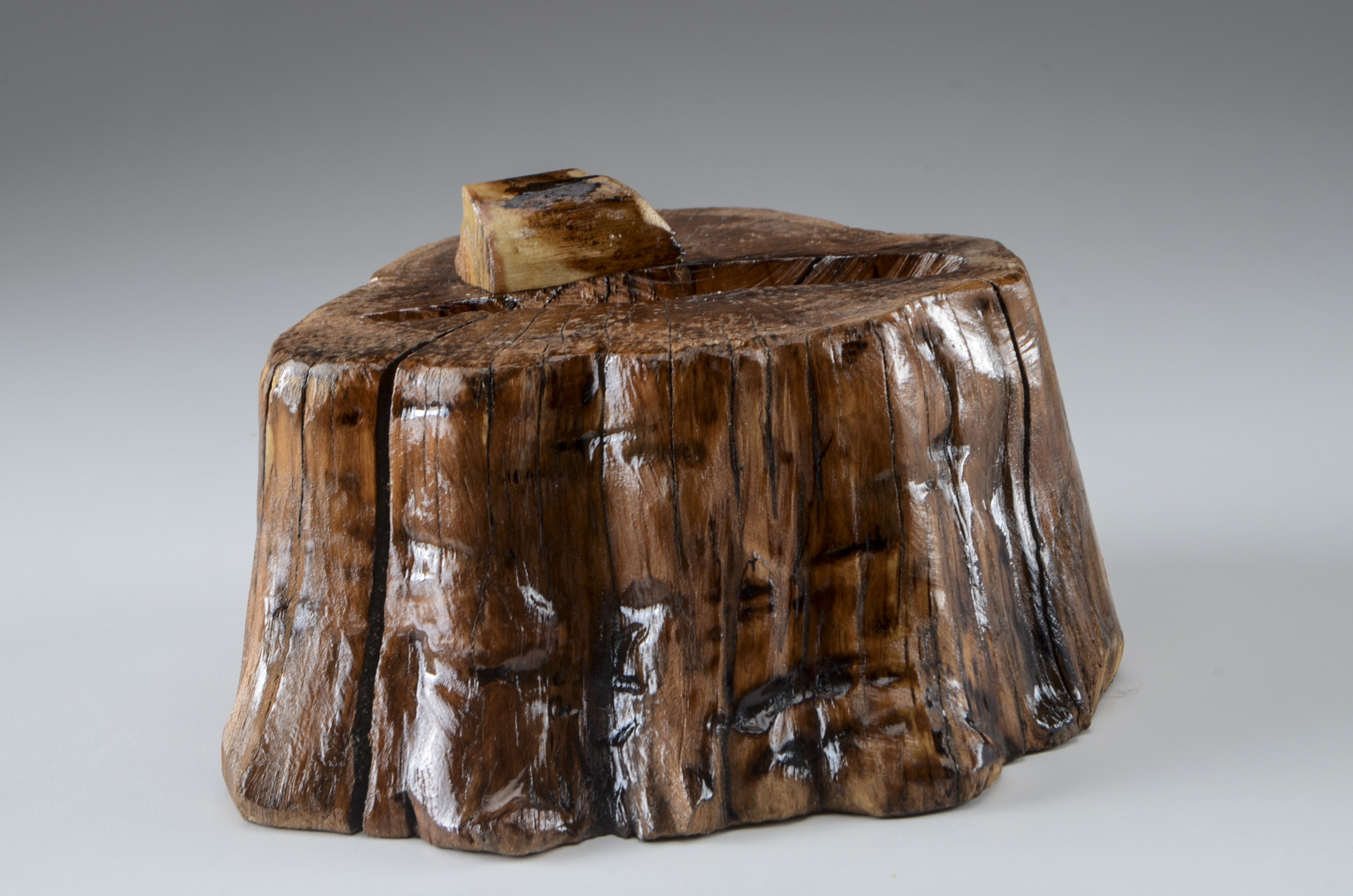 Chinese Carved Green Serpentine Frog Sculpture on Base