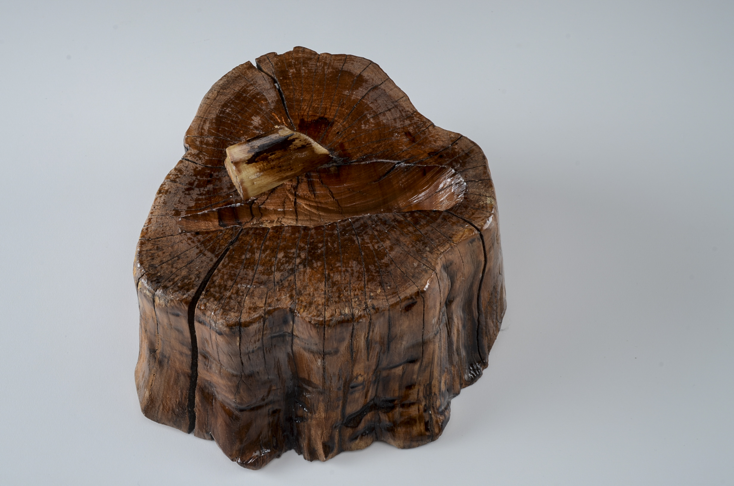 Chinese Carved Green Serpentine Frog Sculpture on Base