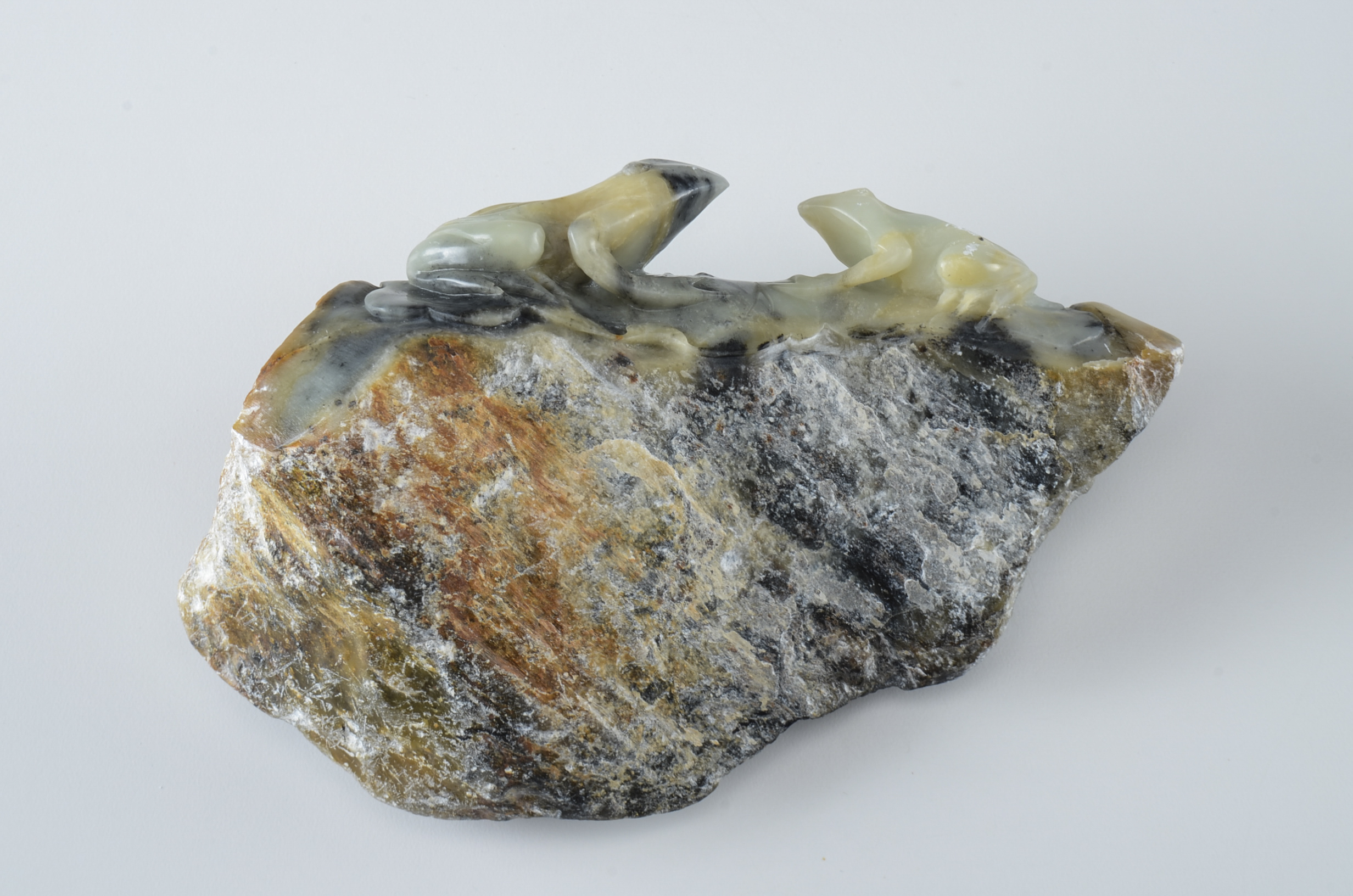 Chinese Carved Green Serpentine Frog Sculpture on Base