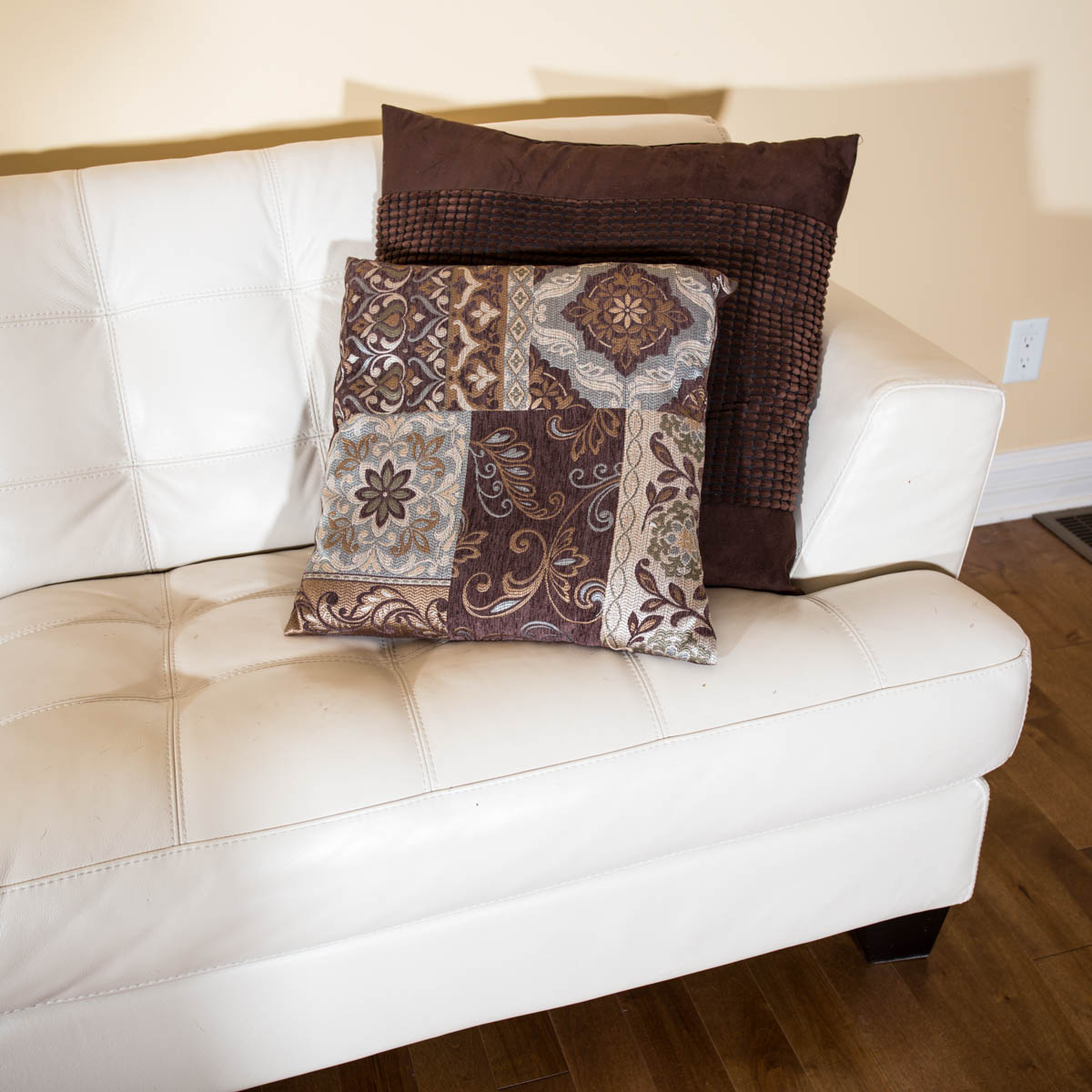 Cindy Crawford Home Leather Sofa