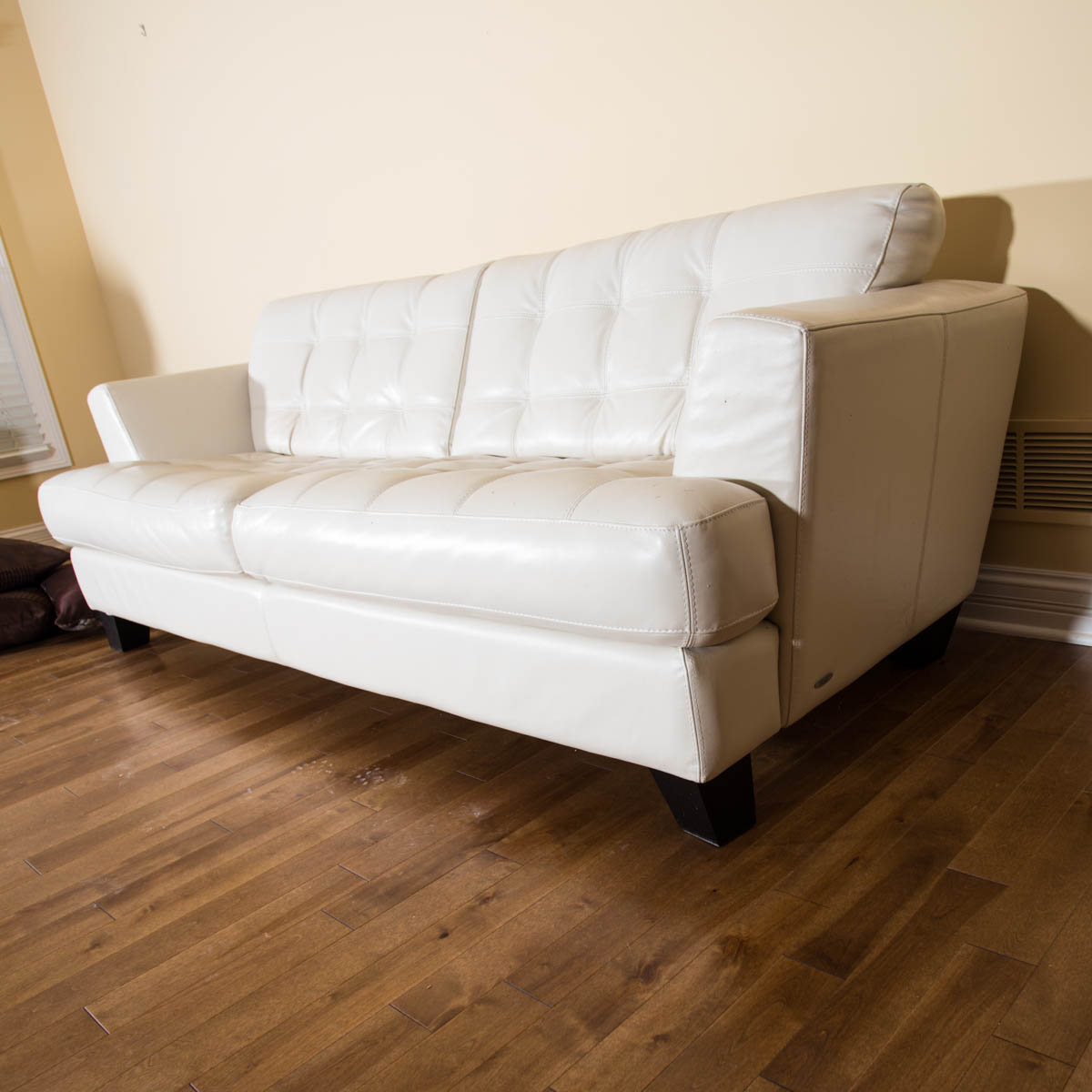 Cindy Crawford Home Leather Sofa