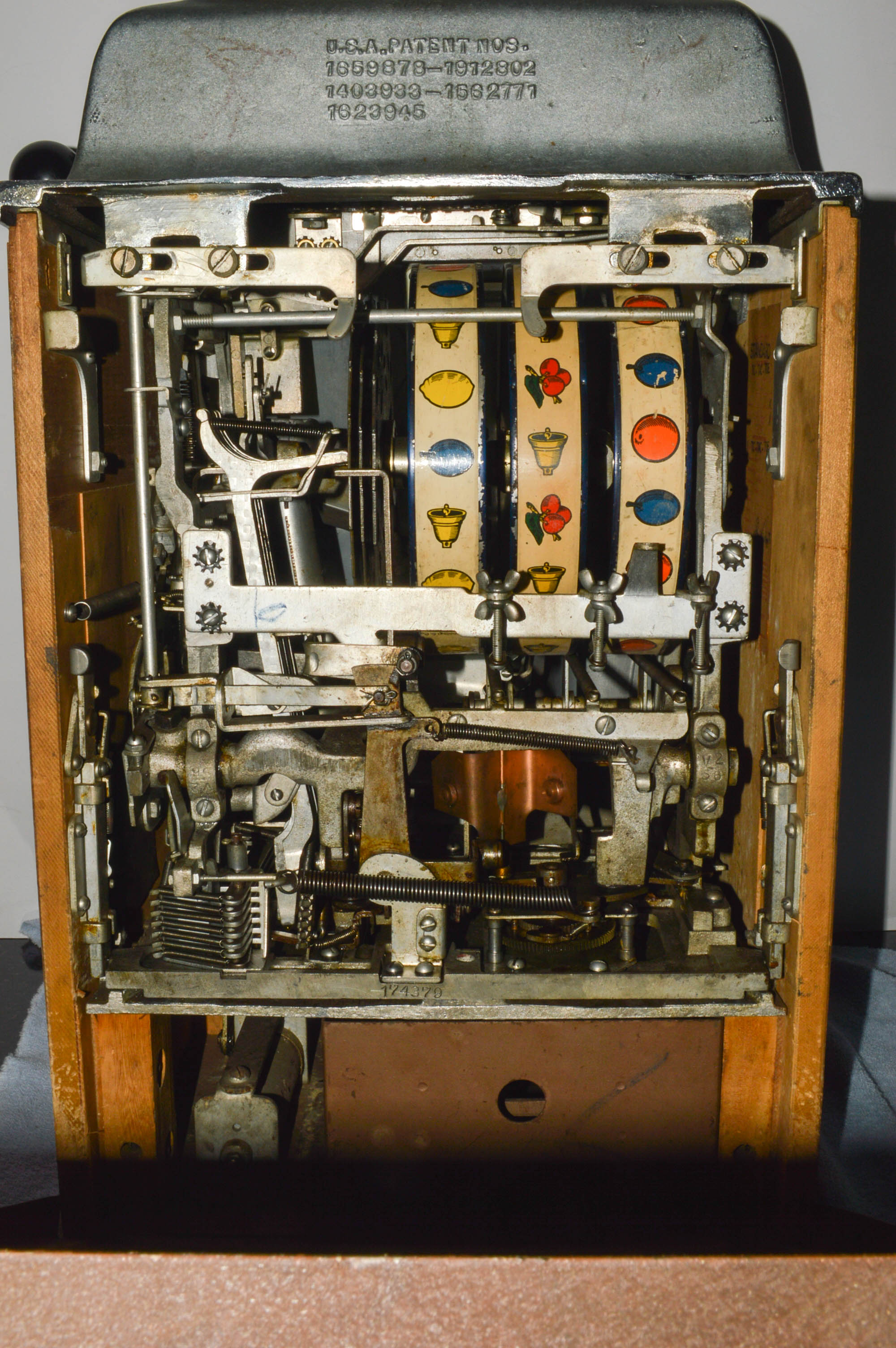 Vintage Jennings "Chief Tic Tac Toe" 25 cent Slot Machine