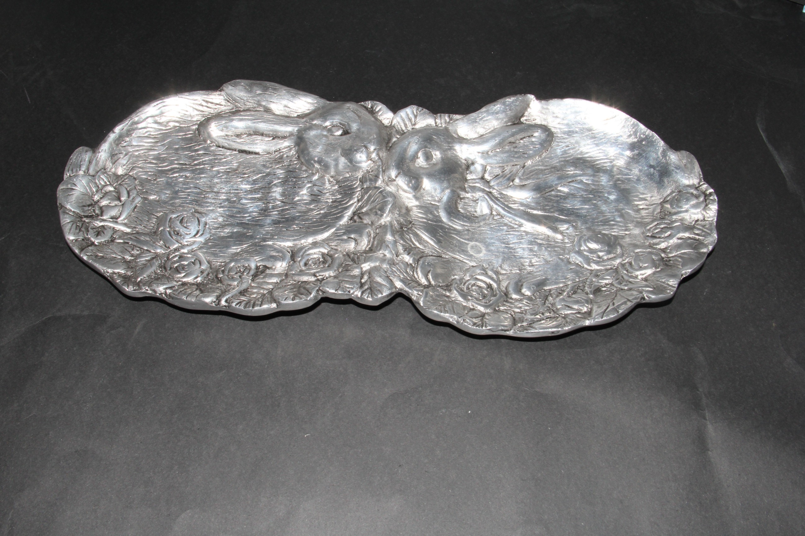 Vintage Everlast Hammered Aluminum Dish With Rabbit Serving Tray