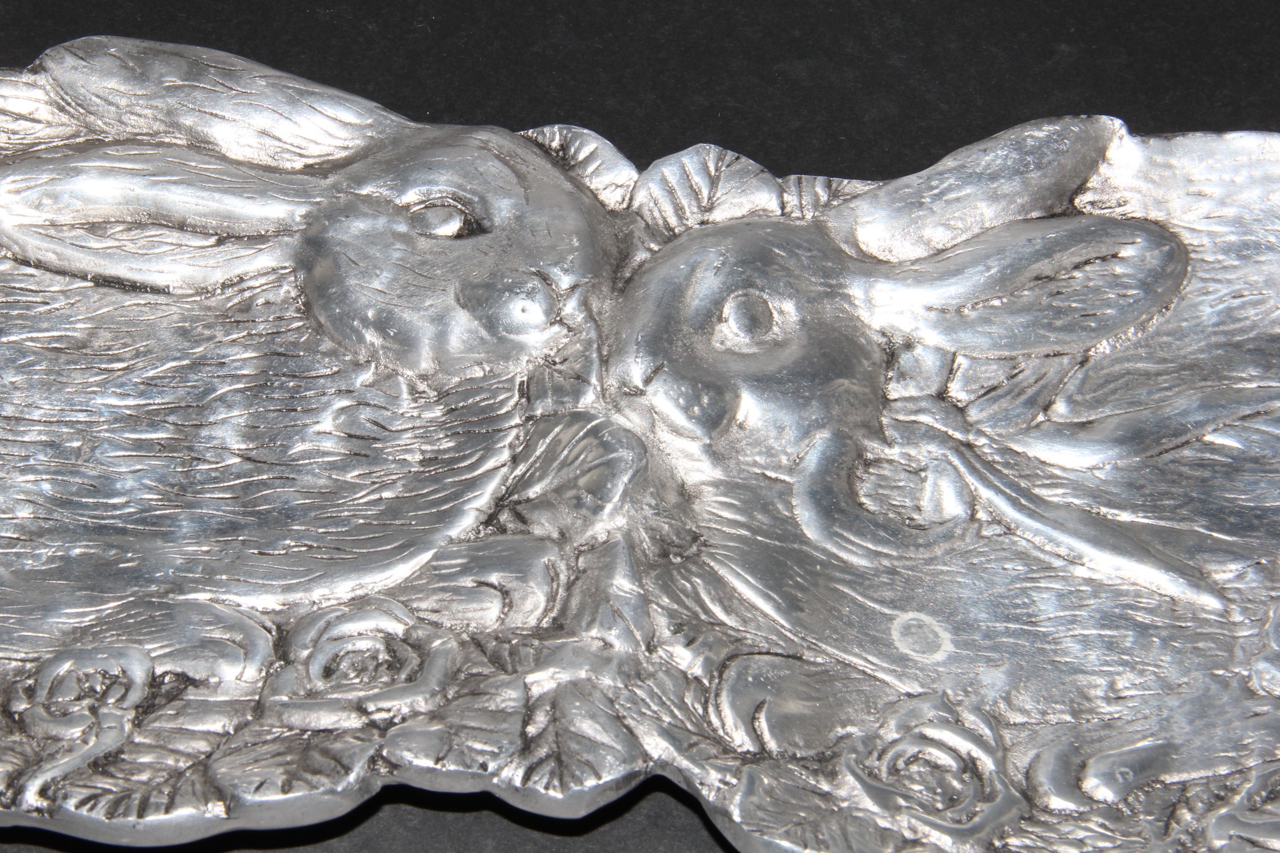 Vintage Everlast Hammered Aluminum Dish With Rabbit Serving Tray