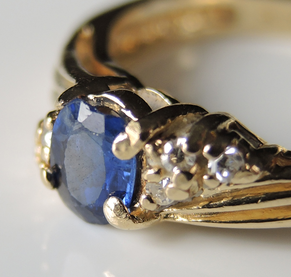 14K Yellow Gold Diamond Blue Sapphire Ring