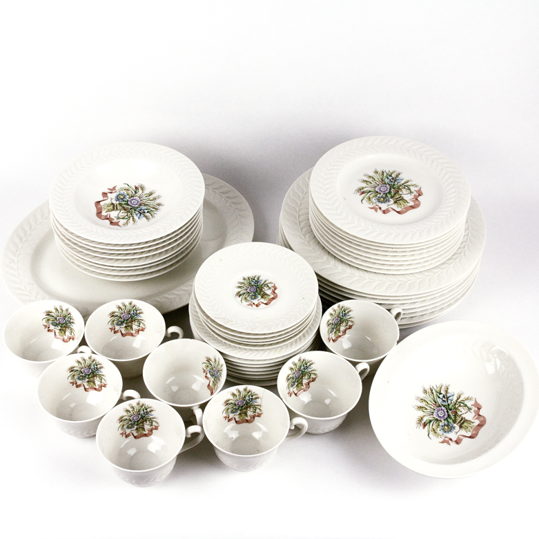 Theodore Haviland China Set in "Mount Vernon" Pattern