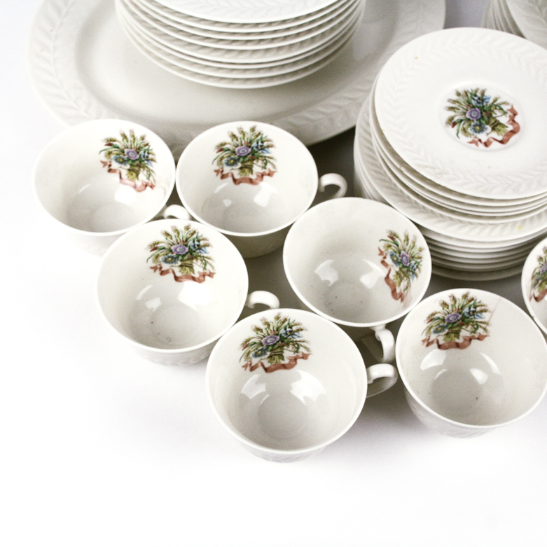 Theodore Haviland China Set in "Mount Vernon" Pattern