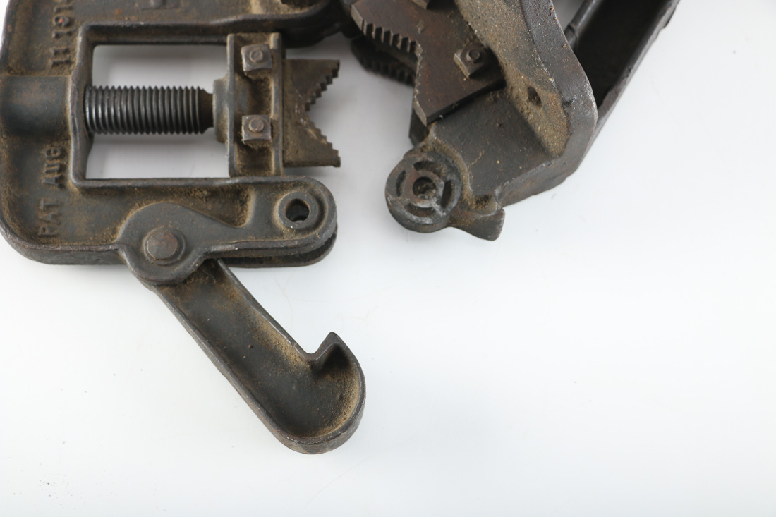 1914 Antique Reed Iron Vice