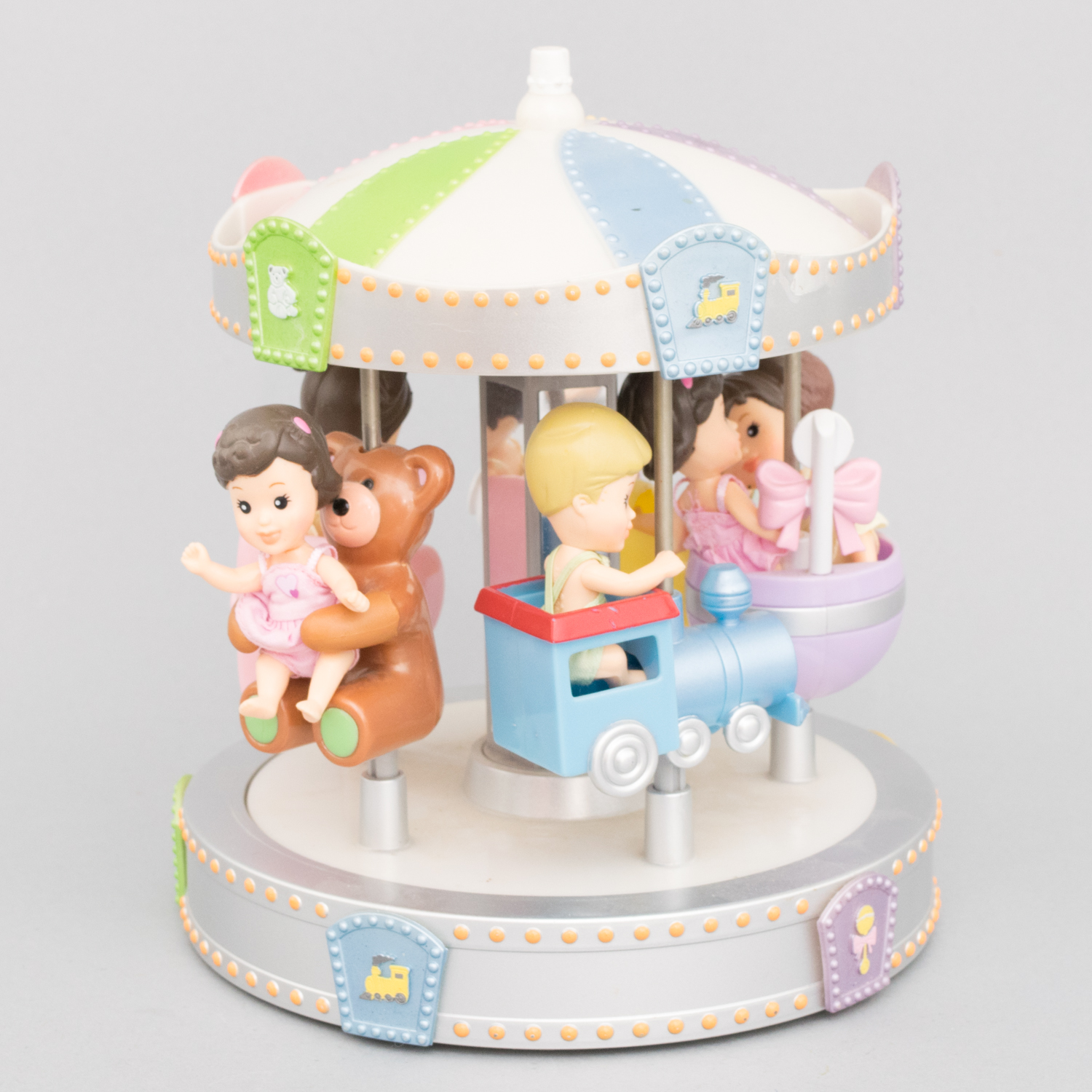5-Sies Playhouse, Carousel and Dolls