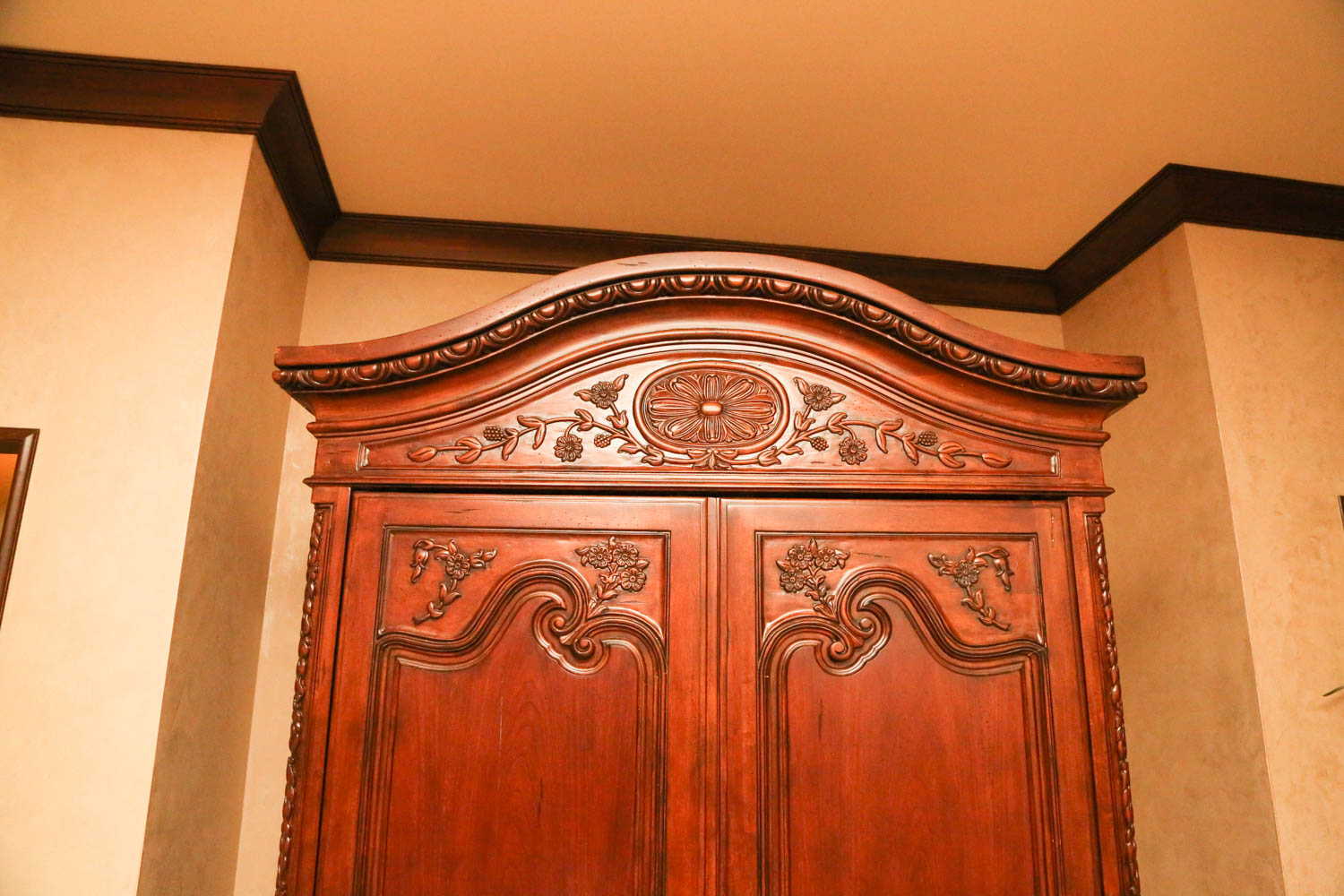 Hekman Furniture Company Entertainment Center