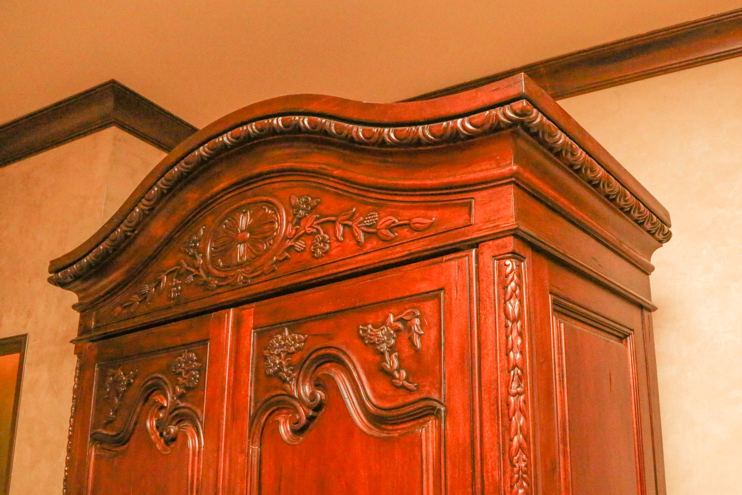 Hekman Furniture Company Entertainment Center