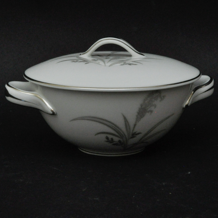 Wentworth China Eterna Shape Silver Wheat Dinnerware