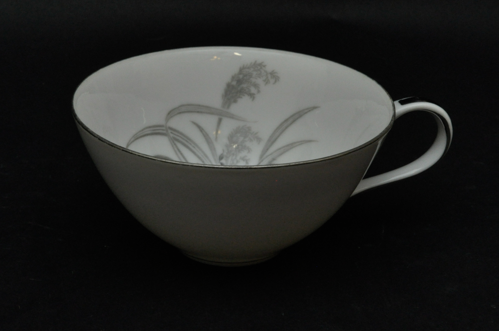 Wentworth China Eterna Shape Silver Wheat Dinnerware