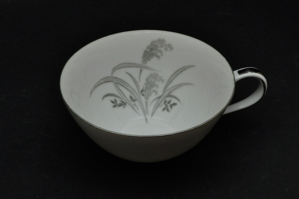 Wentworth China Eterna Shape Silver Wheat Dinnerware