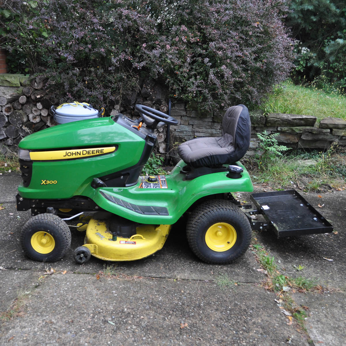 John Deere X300 Riding Mower
