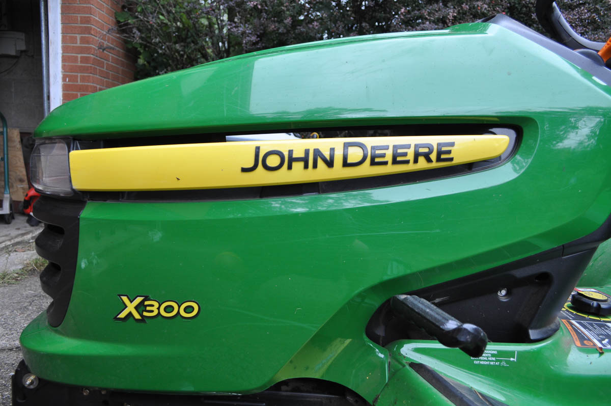 John Deere X300 Riding Mower