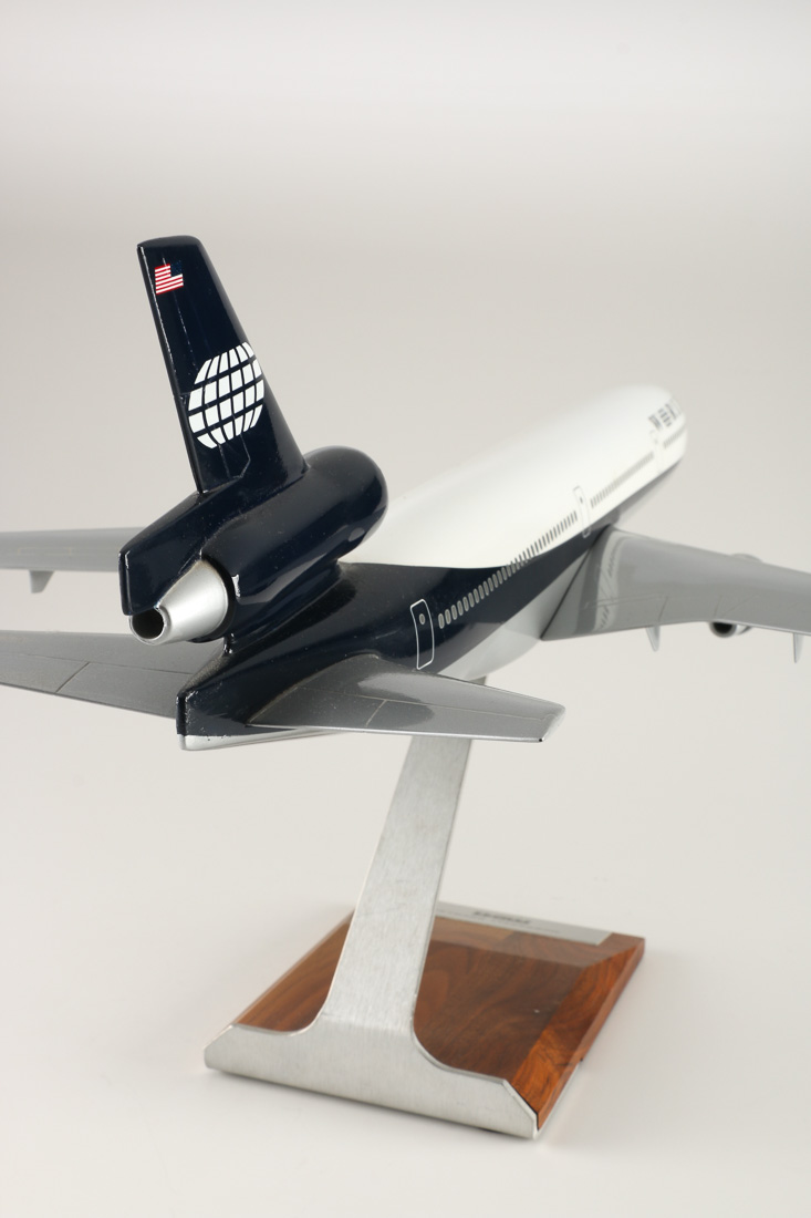 McDonnell Douglas MD-11 Replica Plane