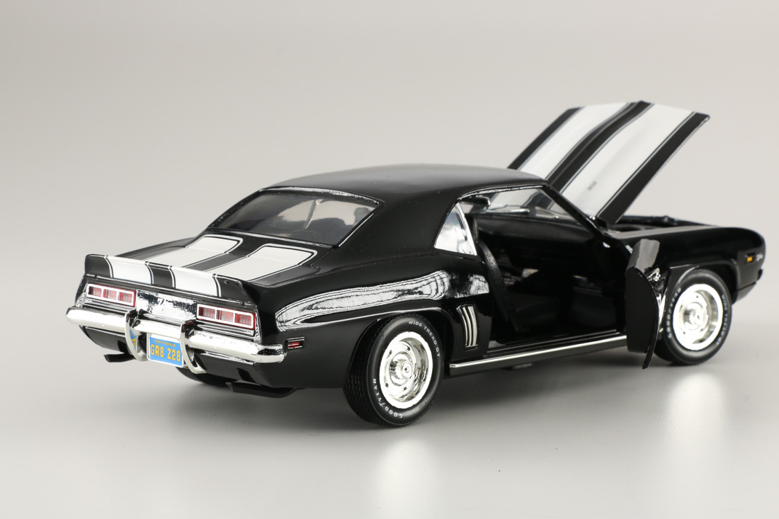Die-Cast Chevrolet Camaro Z28 Cars