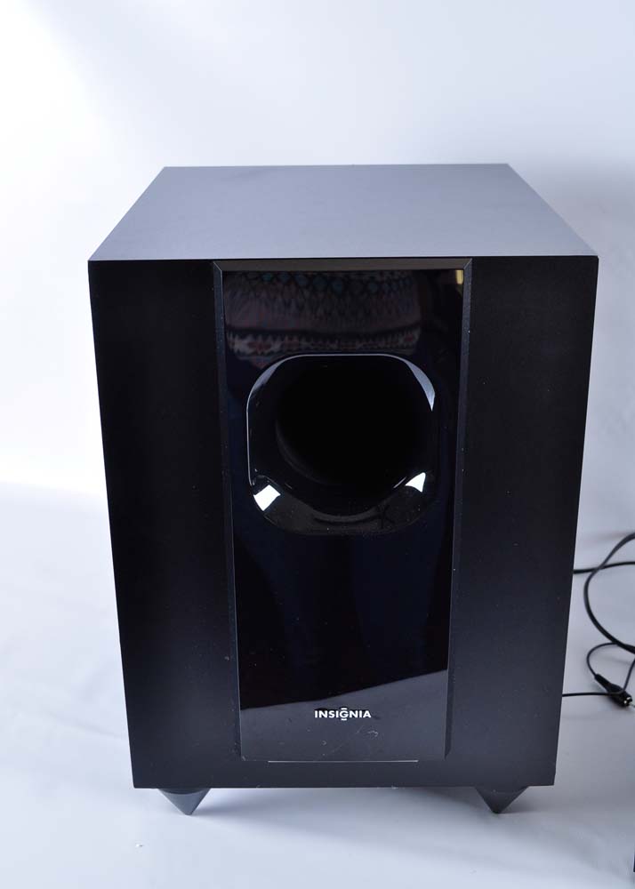 Insignia Home Theatre Receiver with Four Speakers