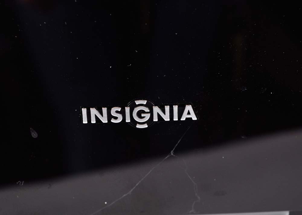 Insignia Home Theatre Receiver with Four Speakers