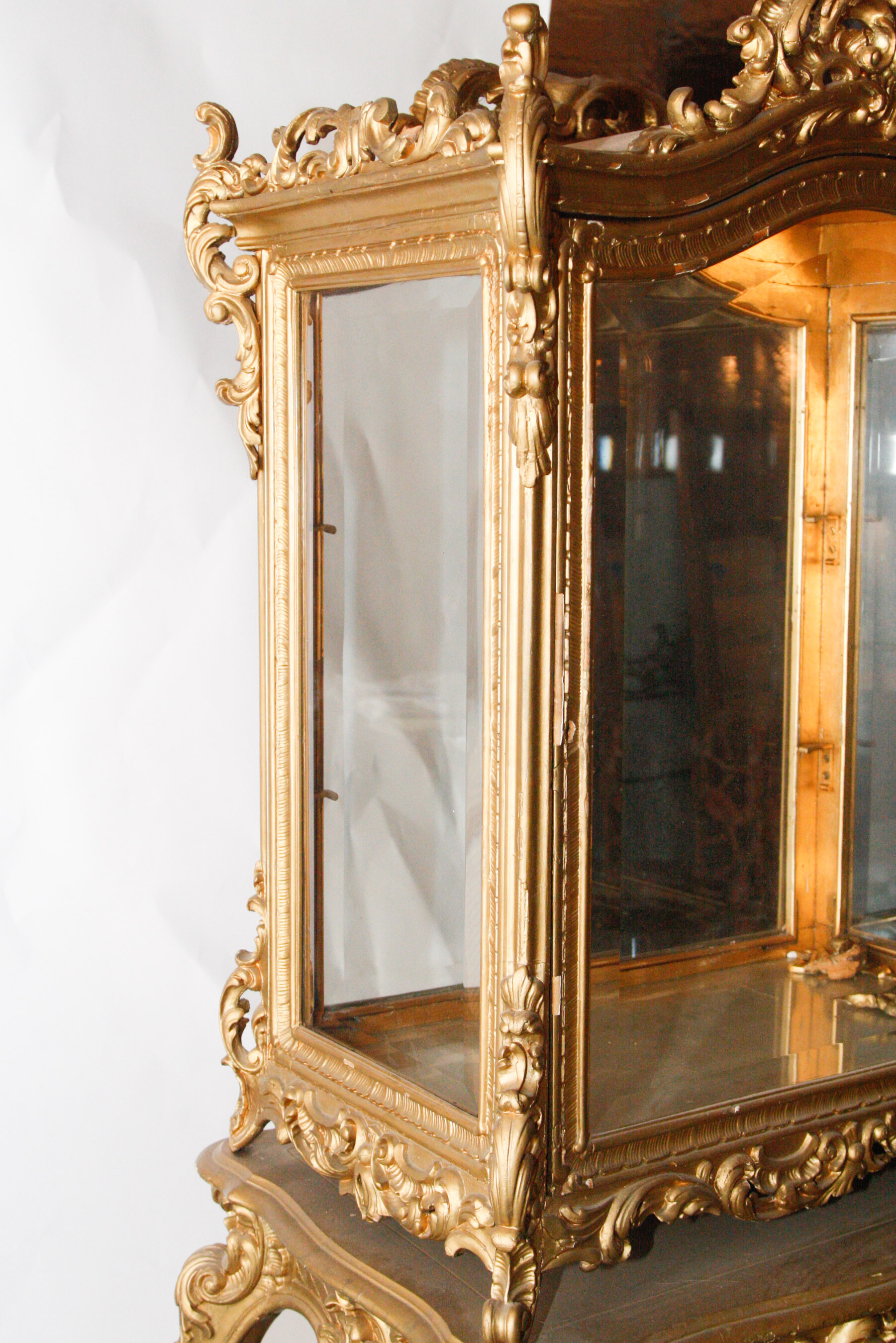 Louis XV Rococo Revival Style Lighted Gilt Vitrine