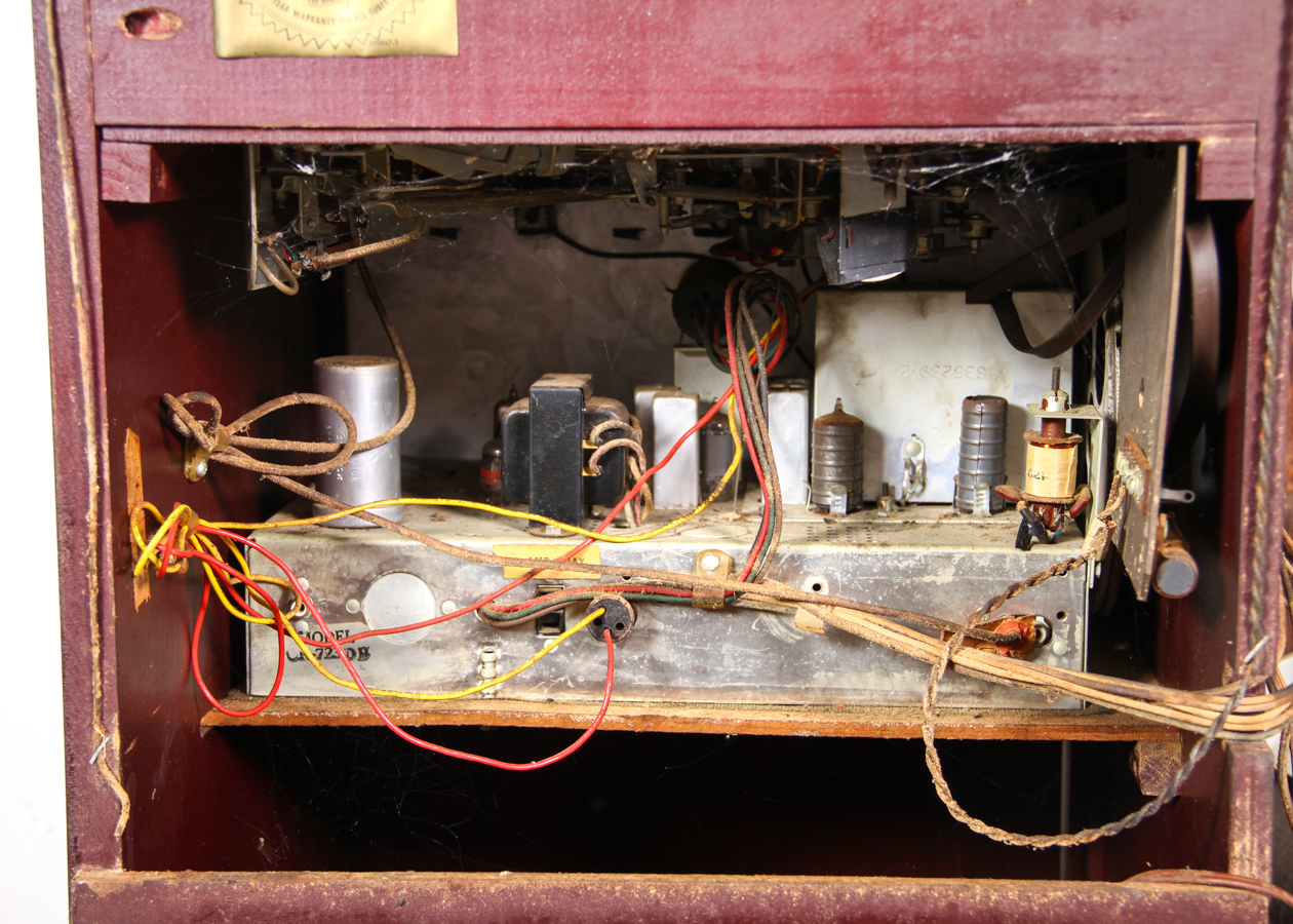 Vintage Wood Magnavox Turntable, Radio, and Speaker Cabinet