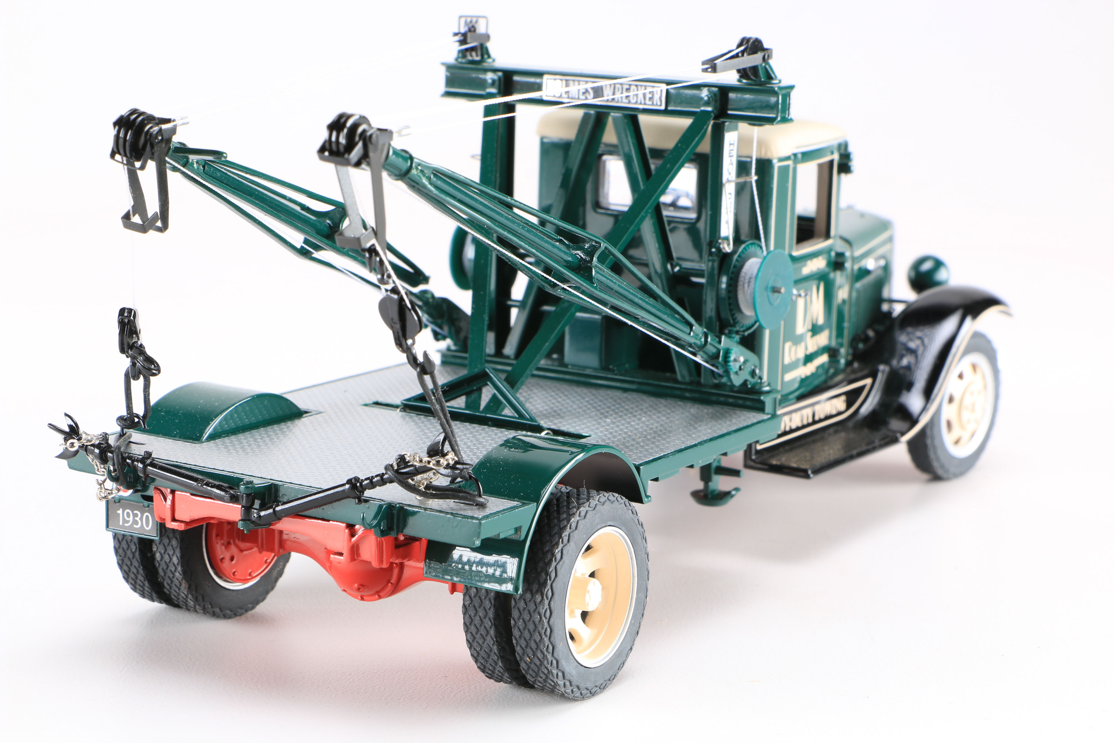 1930 Die-Cast International Wrecker Tow Truck from Danbury Mint