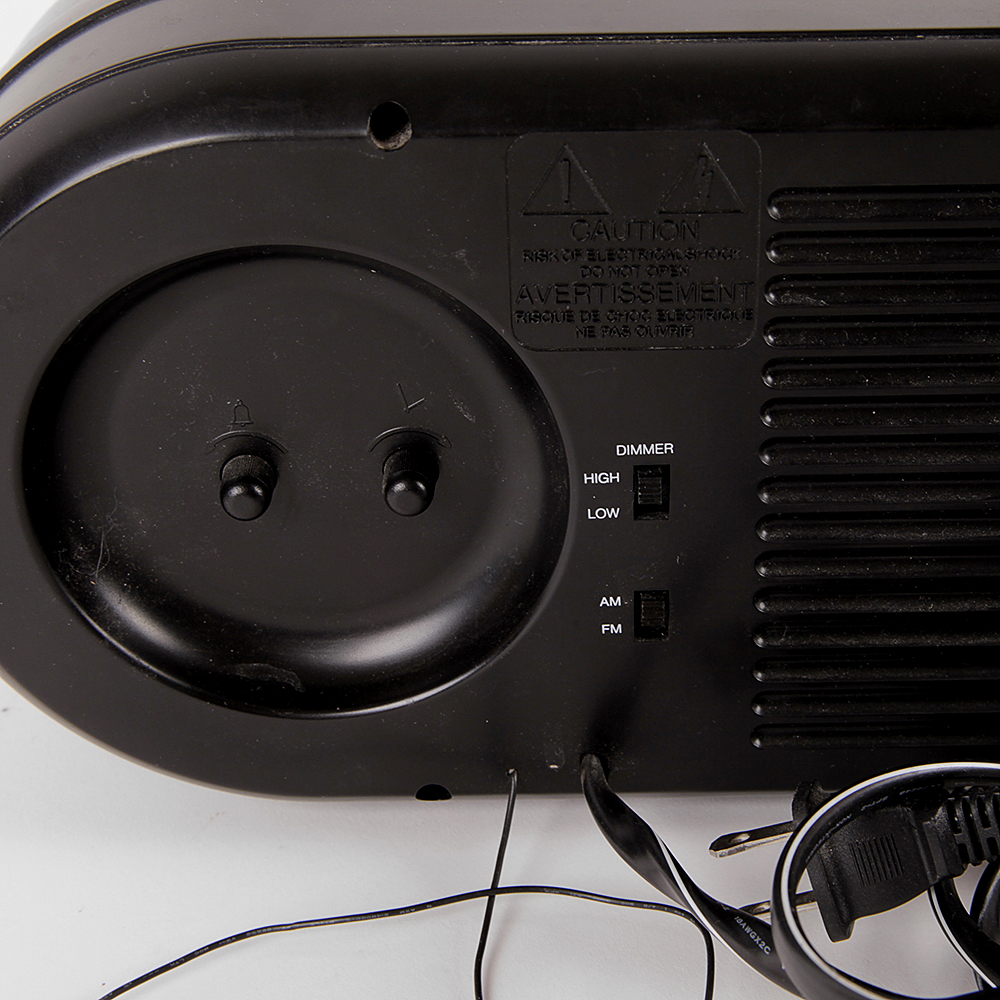 Retro "Big Ben" Reproduction Clock Radio with Illuminated Face