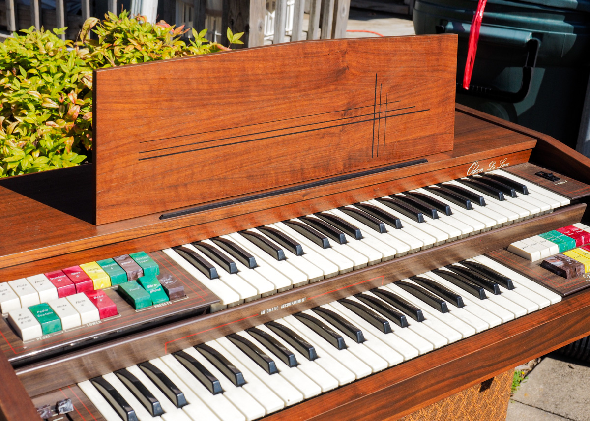 Vintage Viscount Odeon De Luxe Electric Organ