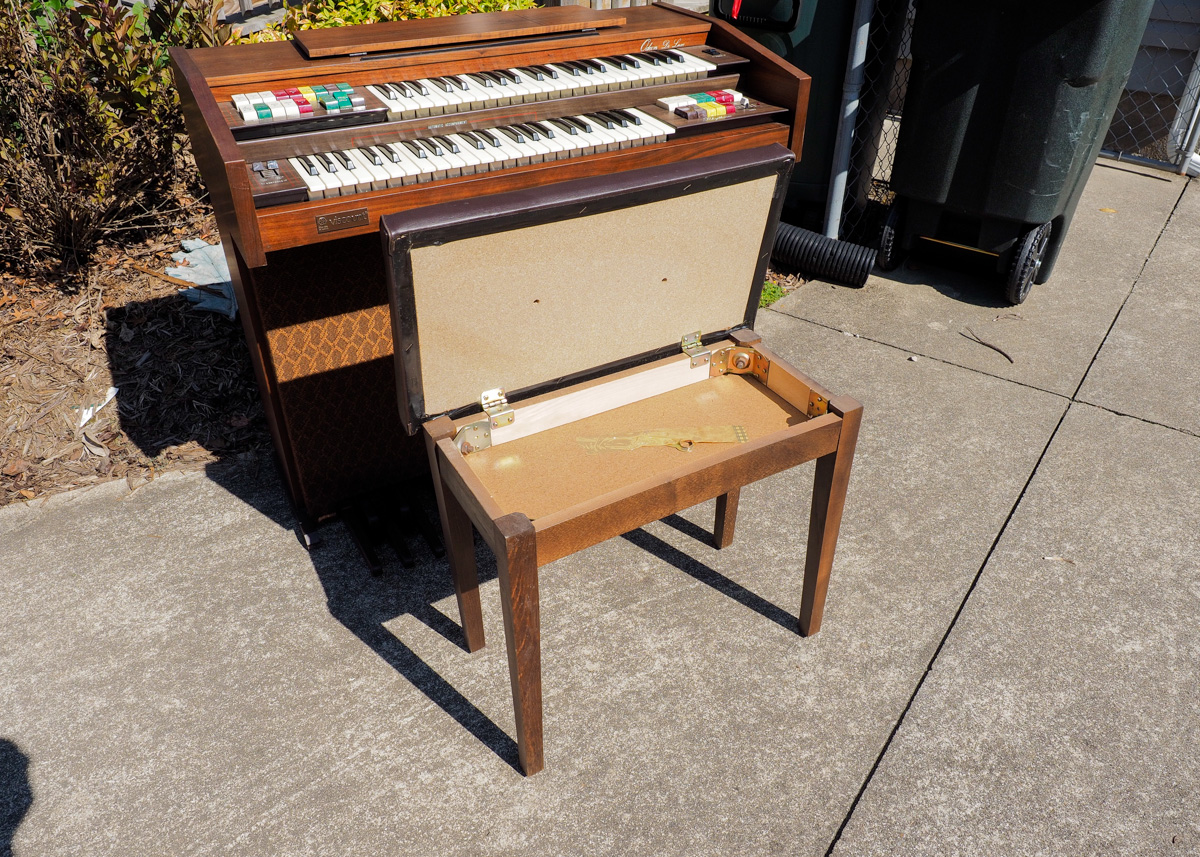 Vintage Viscount Odeon De Luxe Electric Organ