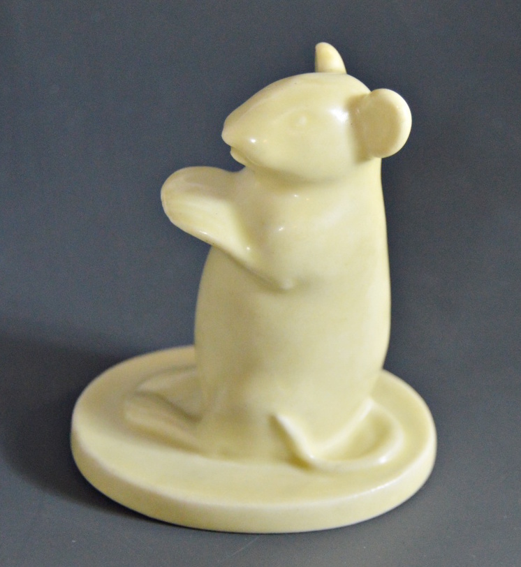 1937 Shirayamadani Modeled Rookwood Pottery Mouse Paperweight