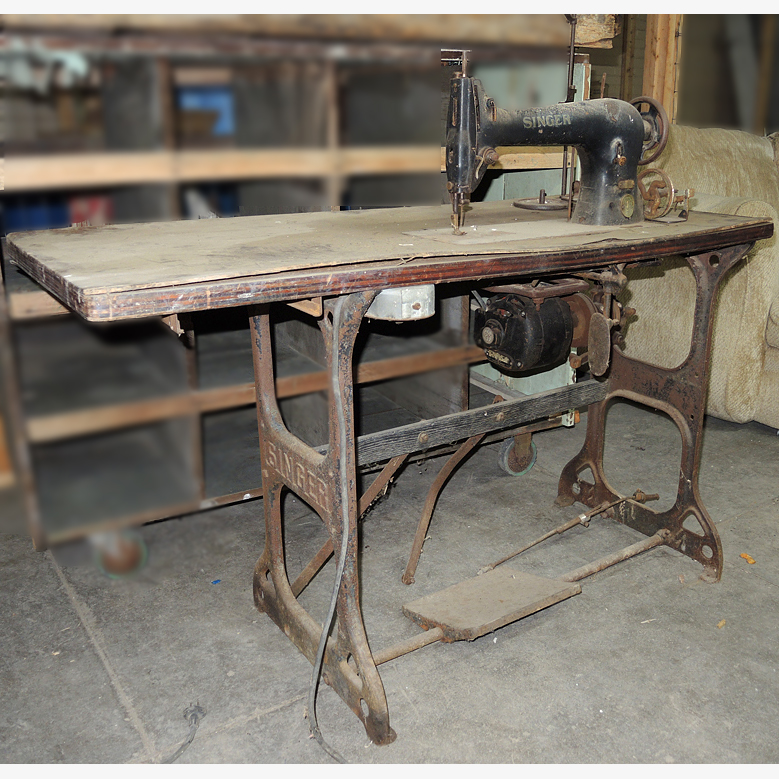 Singer Industrial 31-15 Sewing Machine with Table