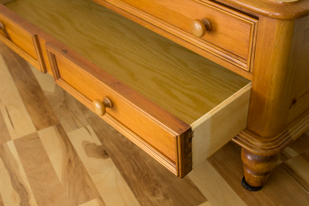 Broyhill Glass Top Coffee Table