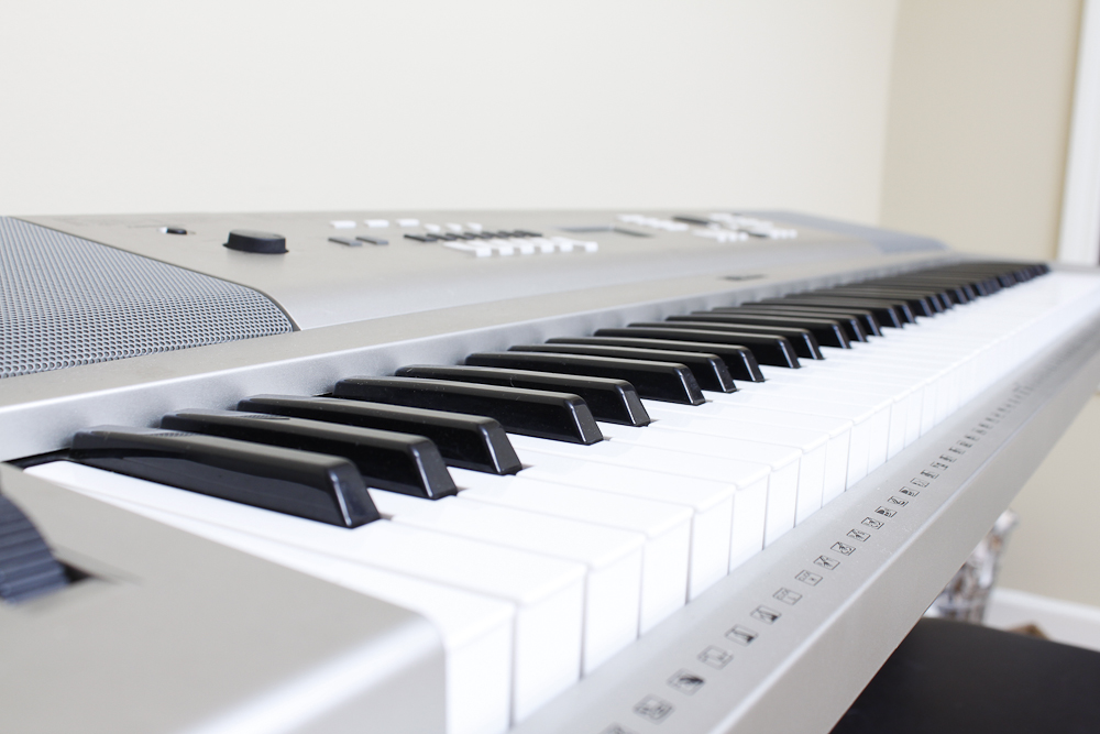 Yamaha 76 Key Grand Piano Keyboard, Stand and Bench